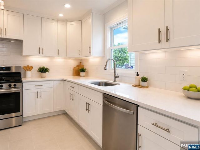 426 Broad Street 1st Floor, Carlstadt, NJ 07072