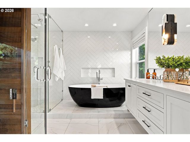 748 Nw Macleay Blvd, Portland, OR 97210