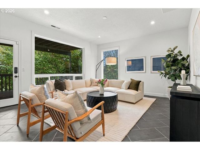 748 Nw Macleay Blvd, Portland, OR 97210