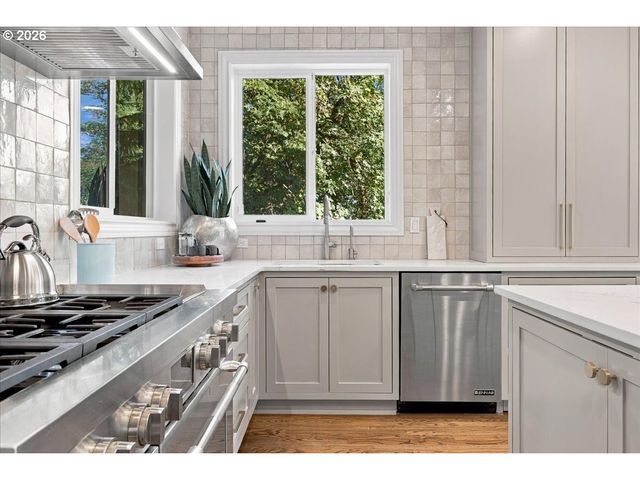 748 Nw Macleay Blvd, Portland, OR 97210