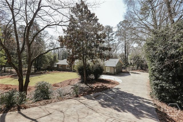 665 West Lake Drive, Athens, GA 30606