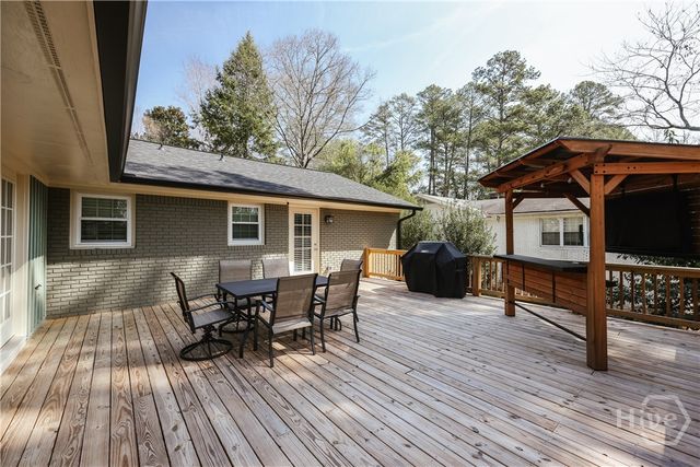 665 West Lake Drive, Athens, GA 30606