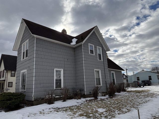 1052 8th Street, Beloit, WI 53511