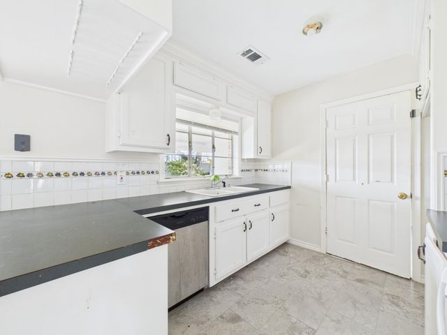 3035 Guese Road, Houston, TX 77018