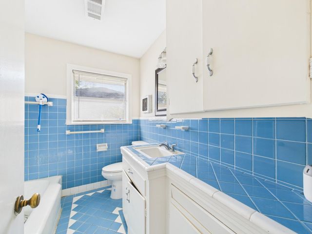 3035 Guese Road, Houston, TX 77018