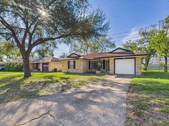 3035 Guese Road, Houston, TX 77018