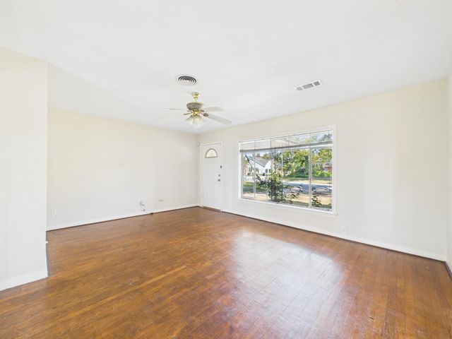 3035 Guese Road, Houston, TX 77018