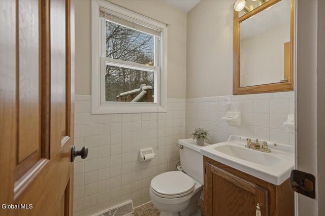 53 Brookline Drive, Clifton Park, NY 12065