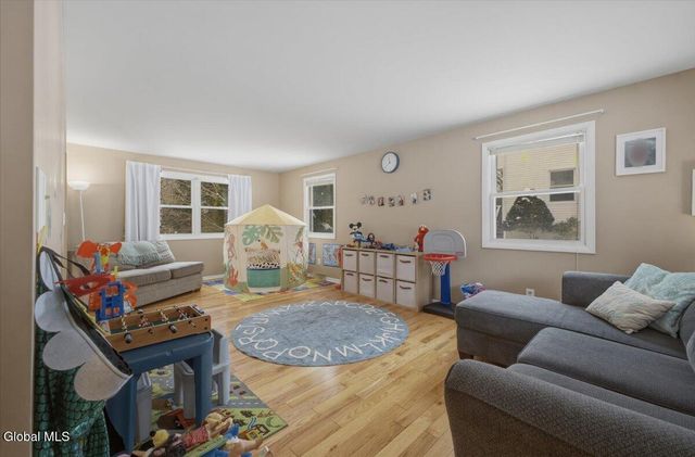 53 Brookline Drive, Clifton Park, NY 12065