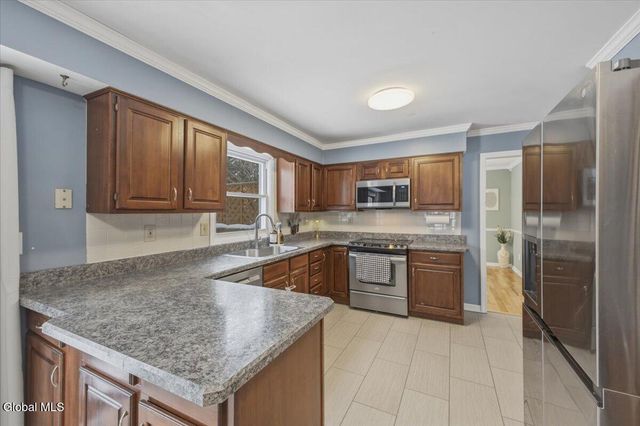 53 Brookline Drive, Clifton Park, NY 12065