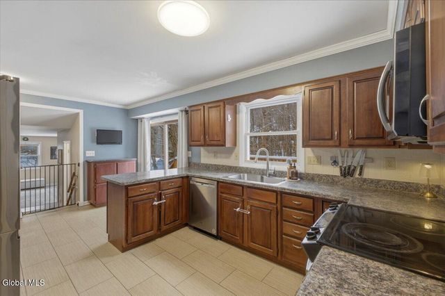 53 Brookline Drive, Clifton Park, NY 12065