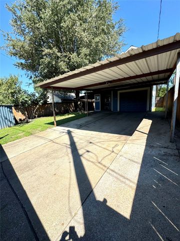 2108 Chatham Square Court, Dallas, TX 75227
