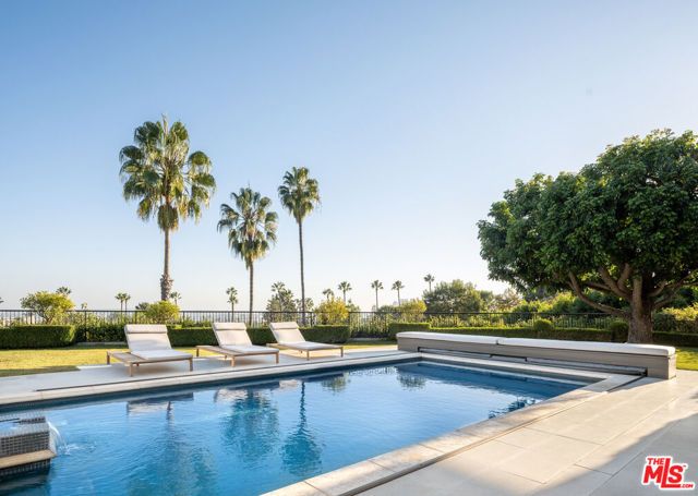 520 Stonewood Drive, Beverly Hills, CA 90210
