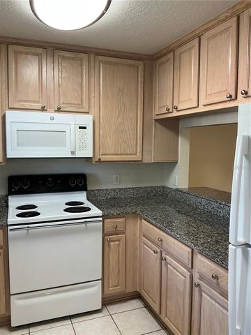 216 COQUINA BAY DR DRIVE, St Petersburg, FL 33705