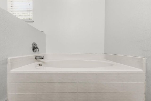 1500 DAYBREAK DRIVE, Fruitland Park, FL 34731