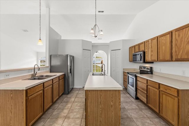 1500 DAYBREAK DRIVE, Fruitland Park, FL 34731