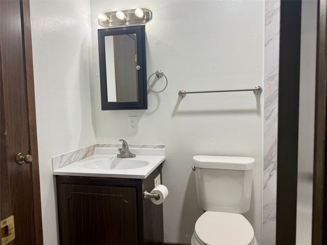 1001 Parkwood Court, Gainesville, TX 76240