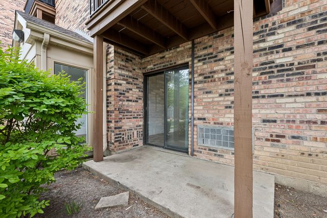 2213 Nichols Road B, Arlington Heights, IL 60004