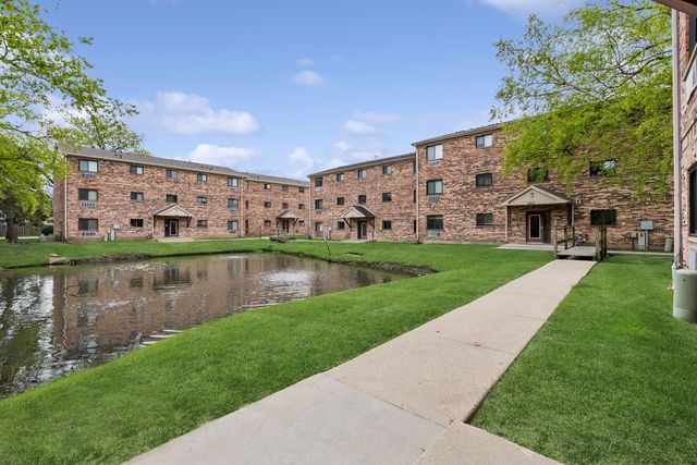 2213 Nichols Road B, Arlington Heights, IL 60004