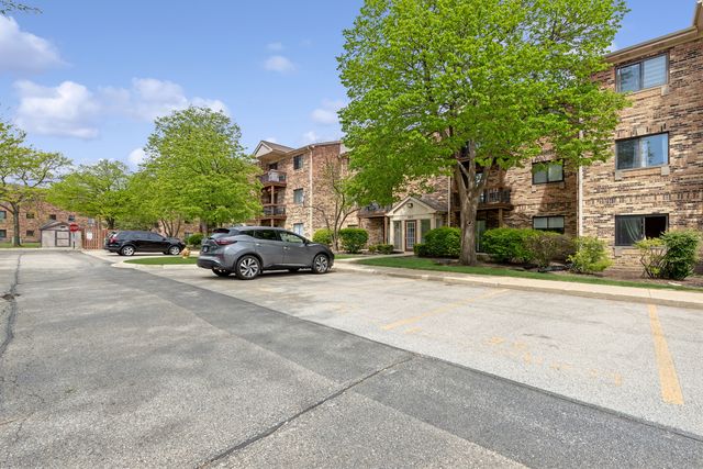 2213 Nichols Road B, Arlington Heights, IL 60004