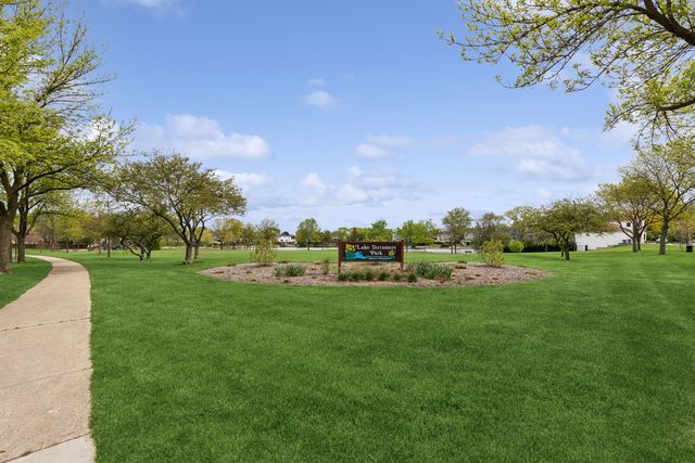 2213 Nichols Road B, Arlington Heights, IL 60004