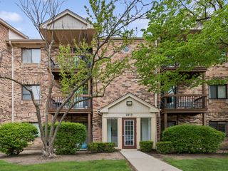 2213 Nichols Road B, Arlington Heights, IL 60004