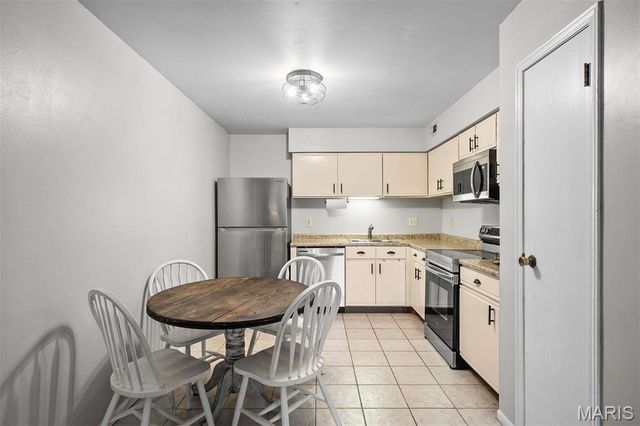 1948 Marine Terrace Drive A, St Louis, MO 63146