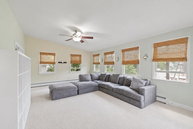 11 Stonewood Ln, Braintree, MA 02184