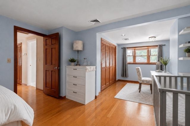 11 Stonewood Ln, Braintree, MA 02184