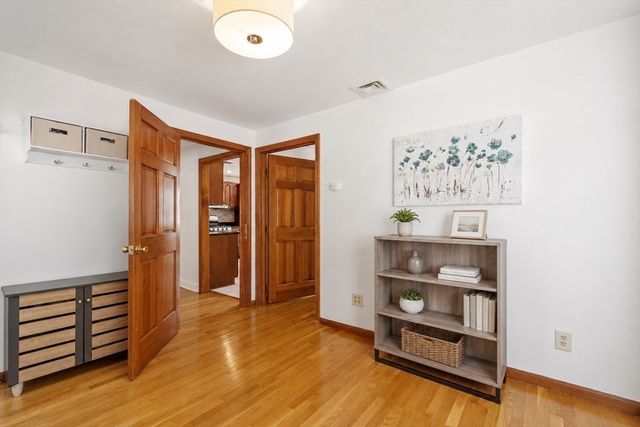 11 Stonewood Ln, Braintree, MA 02184