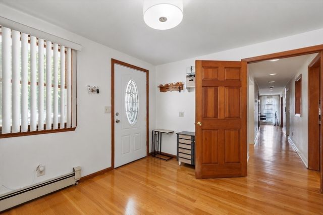 11 Stonewood Ln, Braintree, MA 02184