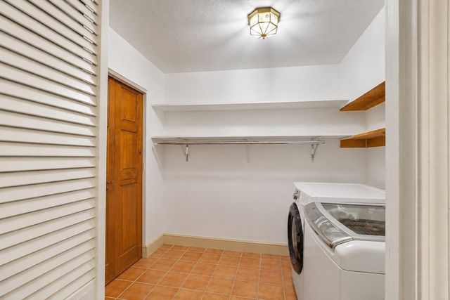 11 Stonewood Ln, Braintree, MA 02184