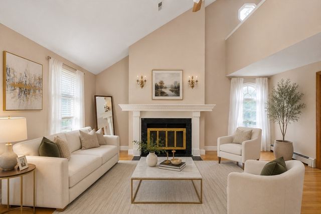 11 Stonewood Ln, Braintree, MA 02184