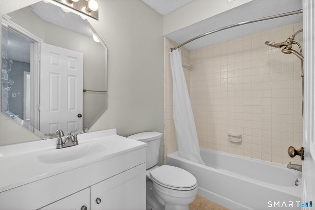 167 Carriage Crossing Lane 167, Middletown, CT 06457