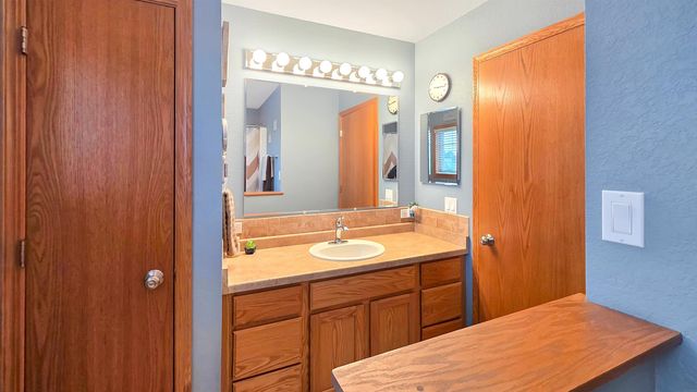 32445 Vail Avenue, New Hartford, IA 50660