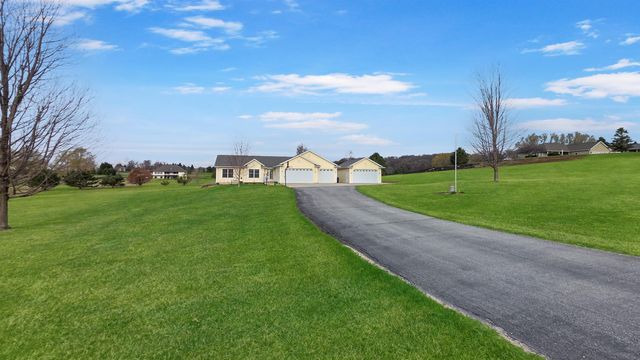 32445 Vail Avenue, New Hartford, IA 50660