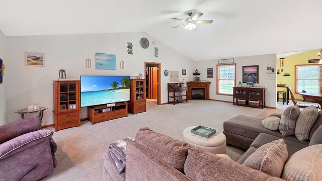 32445 Vail Avenue, New Hartford, IA 50660