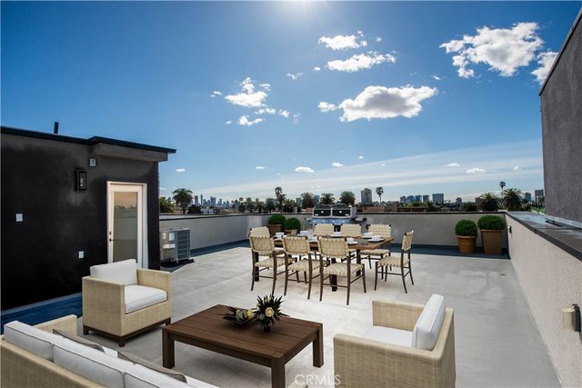 542 N Serrano Avenue, Los Angeles, CA 90004