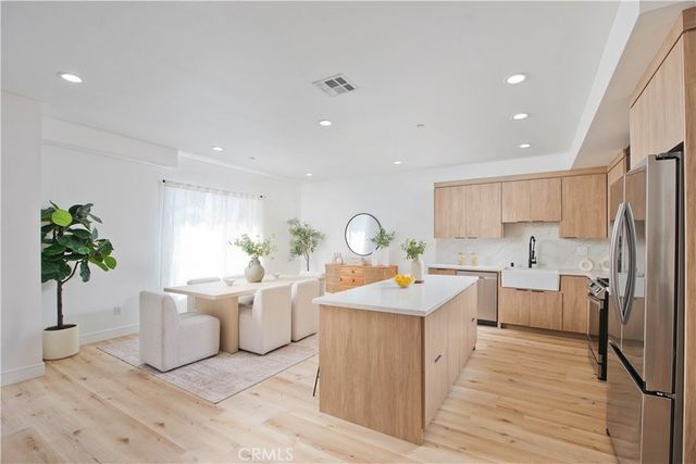 542 N Serrano Avenue, Los Angeles, CA 90004