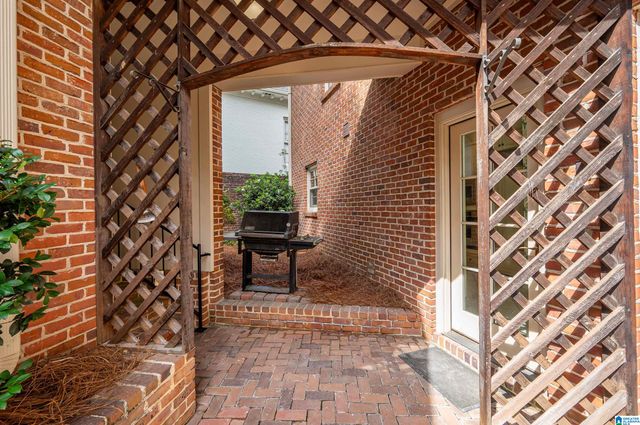 3 CROSS CREEK DRIVE, Mountain Brook, AL 35213