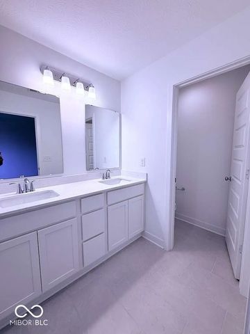 4923 Gilet Drive, Noblesville, IN 46062