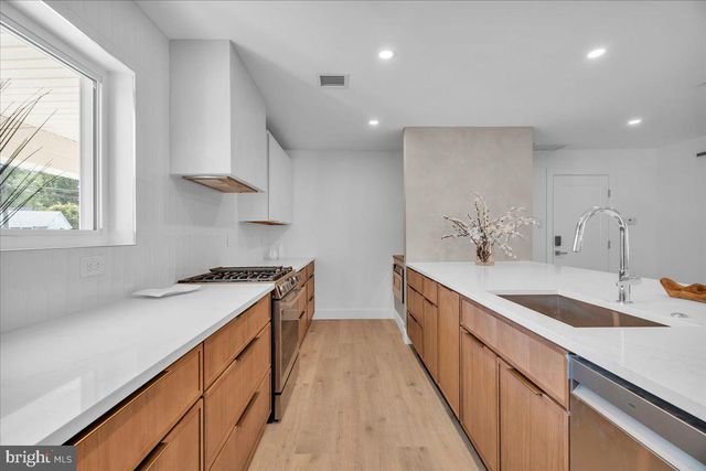 1221 CRANE DR, Cherry Hill, NJ 08003