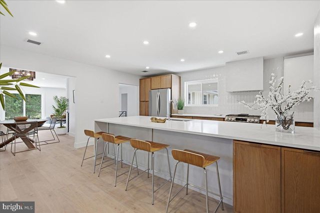 1221 CRANE DR, Cherry Hill, NJ 08003