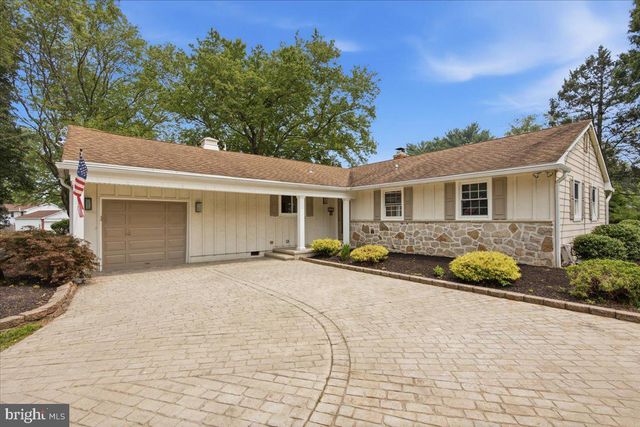 1221 CRANE DR, Cherry Hill, NJ 08003