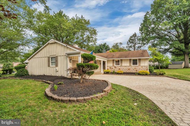 1221 CRANE DR, Cherry Hill, NJ 08003