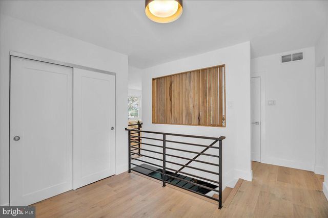 1221 CRANE DR, Cherry Hill, NJ 08003