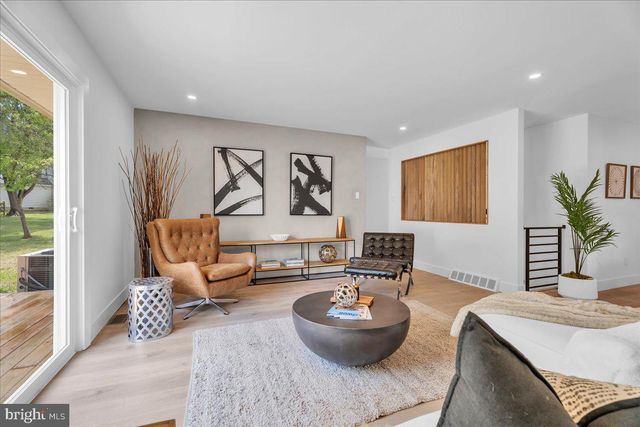 1221 CRANE DR, Cherry Hill, NJ 08003