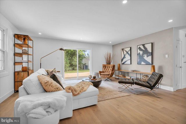 1221 CRANE DR, Cherry Hill, NJ 08003
