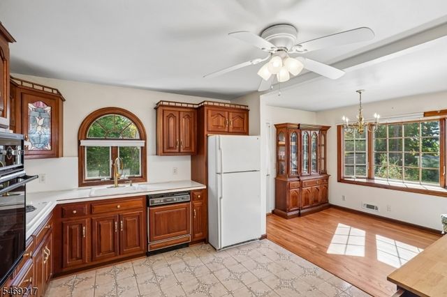 4 Nautical Ter, Jefferson Twp., NJ 07849