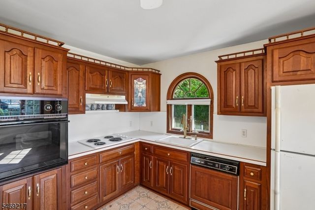 4 Nautical Ter, Jefferson Twp., NJ 07849